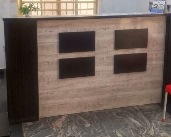 RightSide Inn Luxury Reception Area Desk